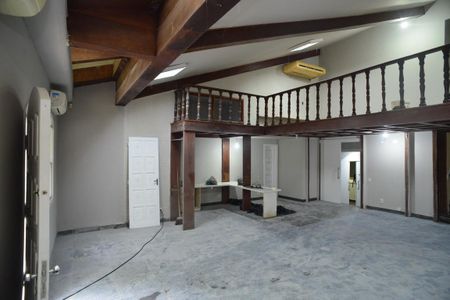 Casa à venda com 1115m², 6 quartos e 3 vagas Casa à venda com 1115m², 6 quartos e 3 vagasSala