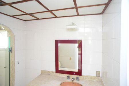 Casa à venda com 1115m², 6 quartos e 3 vagas Casa à venda com 1115m², 6 quartos e 3 vagasBanheiro Suíte