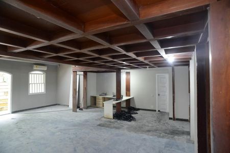 Casa à venda com 1115m², 6 quartos e 3 vagas Casa à venda com 1115m², 6 quartos e 3 vagasSala