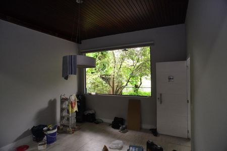Casa à venda com 1115m², 6 quartos e 3 vagas Casa à venda com 1115m², 6 quartos e 3 vagasSala de Reunião