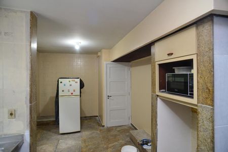 Casa à venda com 1115m², 6 quartos e 3 vagas Casa à venda com 1115m², 6 quartos e 3 vagasCozinha