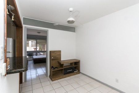 Sala  de apartamento para alugar com 1 quarto, 30m² em Azenha, Porto Alegre