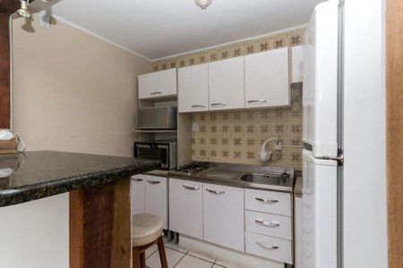 Cozinha  de apartamento para alugar com 1 quarto, 30m² em Azenha, Porto Alegre