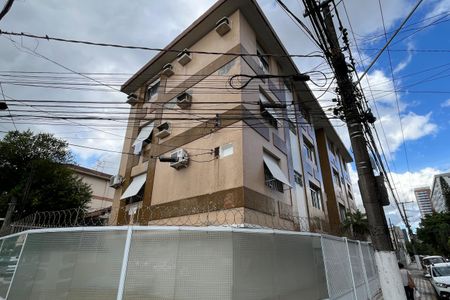 Apartamento para alugar com 80m², 2 quartos e 1 vagaFachada