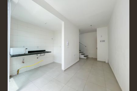 Casa de condomínio à venda com 52m², 2 quartos e 1 vagaSala e Cozinha