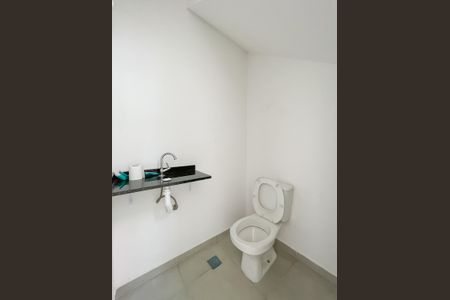 Lavabo de casa de condomínio à venda com 2 quartos, 52m² em Santa Maria, Osasco
