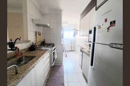 Cozinha de apartamento para alugar com 3 quartos, 69m² em Presidente Altino, Osasco