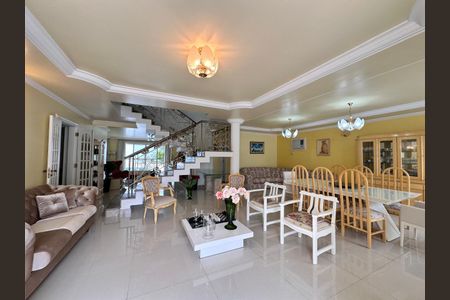 Sala de casa de condomínio à venda com 5 quartos, 580m² em Jacarepaguá, Rio de Janeiro