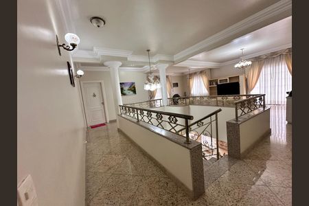 Sala de casa de condomínio à venda com 5 quartos, 580m² em Jacarepaguá, Rio de Janeiro