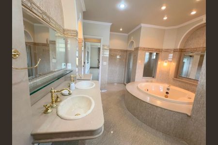 Casa de condomínio à venda com 580m², 5 quartos e 4 vagasBanheiro