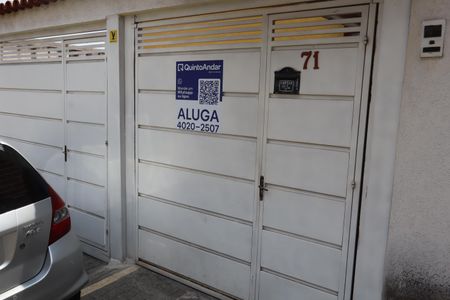 Casa para alugar com 120m², 3 quartos e 4 vagasFachada e portão