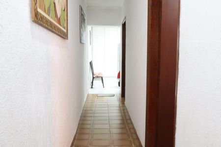 Casa para alugar com 120m², 3 quartos e 4 vagasCorredor