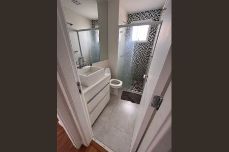 Banheiro de apartamento à venda com 2 quartos, 52m² em Barra Funda, São Paulo