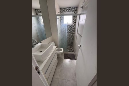 Banheiro de apartamento à venda com 2 quartos, 52m² em Barra Funda, São Paulo