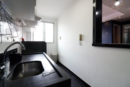 Apartamento para alugar com 100m², 2 quartos e 1 vaga Apartamento para alugar com 100m², 2 quartos e 1 vagaCozinha e Área de Serviço