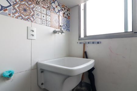 Apartamento para alugar com 100m², 2 quartos e 1 vaga Apartamento para alugar com 100m², 2 quartos e 1 vagaCozinha e Área de Serviço