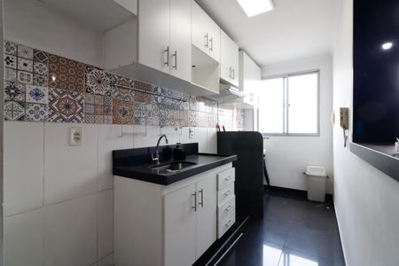 Apartamento para alugar com 100m², 2 quartos e 1 vaga Apartamento para alugar com 100m², 2 quartos e 1 vagaCozinha e Área de Serviço