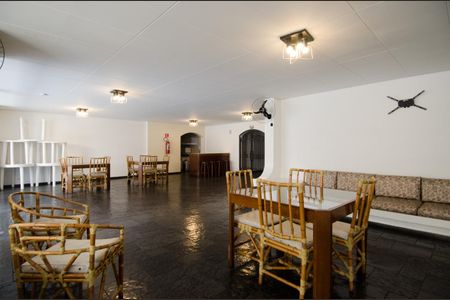 Apartamento à venda com 96m², 3 quartos e 1 vaga Apartamento à venda com 96m², 3 quartos e 1 vagaÁrea comum - Salão de festas