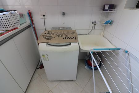 Apartamento à venda com 96m², 3 quartos e 1 vagaÁrea de Serviço