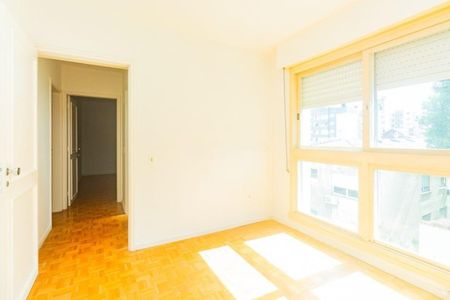 Quarto 1 de apartamento para alugar com 3 quartos, 177m² em Petrópolis, Porto Alegre