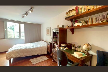 Apartamento à venda com 180m², 3 quartos e 2 vagas Apartamento à venda com 180m², 3 quartos e 2 vagasSuite