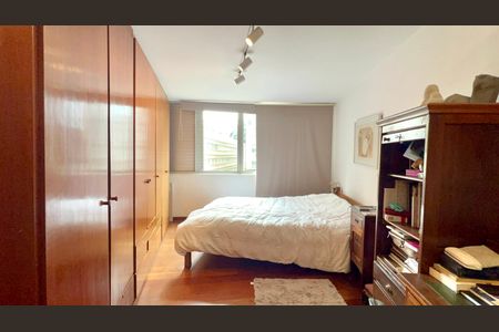 Apartamento à venda com 180m², 3 quartos e 2 vagas Apartamento à venda com 180m², 3 quartos e 2 vagasSuite