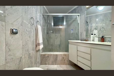 Apartamento à venda com 180m², 3 quartos e 2 vagas Apartamento à venda com 180m², 3 quartos e 2 vagasBanheiro