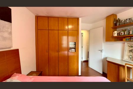 Apartamento à venda com 180m², 3 quartos e 2 vagas Apartamento à venda com 180m², 3 quartos e 2 vagasQuarto 2