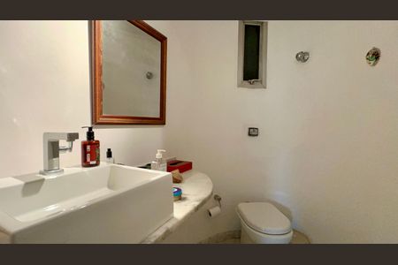 Apartamento à venda com 180m², 3 quartos e 2 vagas Apartamento à venda com 180m², 3 quartos e 2 vagasLavabo