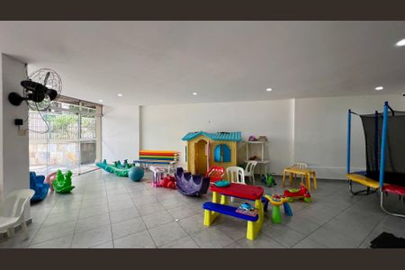 Apartamento à venda com 180m², 3 quartos e 2 vagas Apartamento à venda com 180m², 3 quartos e 2 vagasBrinquedoteca