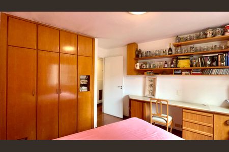 Apartamento à venda com 180m², 3 quartos e 2 vagas Apartamento à venda com 180m², 3 quartos e 2 vagasQuarto 2