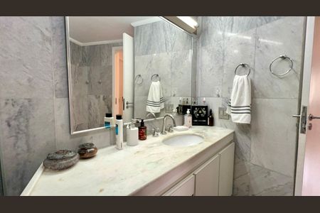 Apartamento à venda com 180m², 3 quartos e 2 vagas Apartamento à venda com 180m², 3 quartos e 2 vagasBanheiro