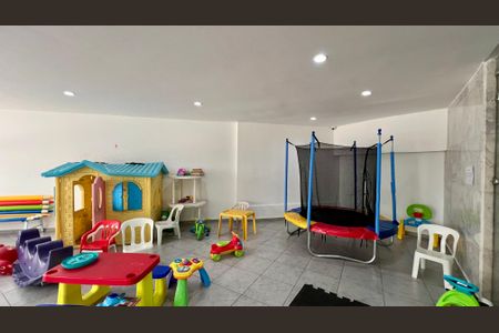 Apartamento à venda com 180m², 3 quartos e 2 vagas Apartamento à venda com 180m², 3 quartos e 2 vagasBrinquedoteca