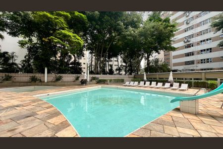 Apartamento à venda com 180m², 3 quartos e 2 vagas Apartamento à venda com 180m², 3 quartos e 2 vagasPiscina