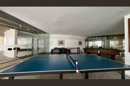 Apartamento à venda com 180m², 3 quartos e 2 vagas Apartamento à venda com 180m², 3 quartos e 2 vagasSala de Jogos