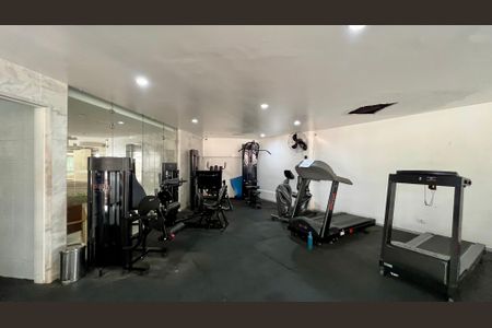 Apartamento à venda com 180m², 3 quartos e 2 vagas Apartamento à venda com 180m², 3 quartos e 2 vagasAcademia