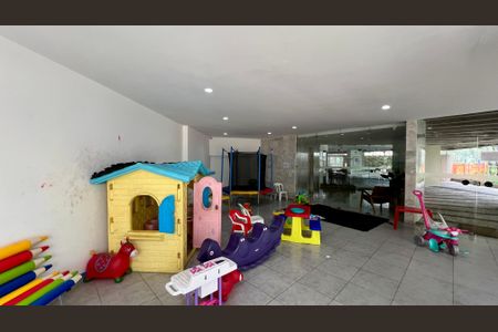 Apartamento à venda com 180m², 3 quartos e 2 vagas Apartamento à venda com 180m², 3 quartos e 2 vagasBrinquedoteca