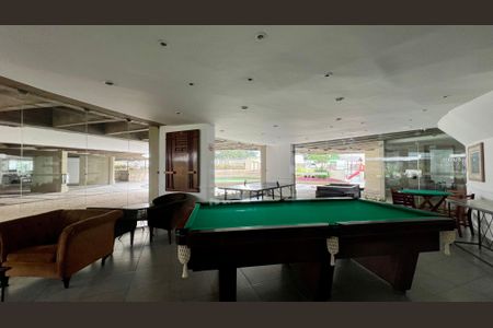 Apartamento à venda com 180m², 3 quartos e 2 vagas Apartamento à venda com 180m², 3 quartos e 2 vagasSala de Jogos