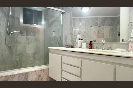 Apartamento à venda com 180m², 3 quartos e 2 vagas Apartamento à venda com 180m², 3 quartos e 2 vagasBanheiro