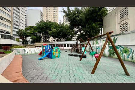 Apartamento à venda com 180m², 3 quartos e 2 vagas Apartamento à venda com 180m², 3 quartos e 2 vagasPlayground