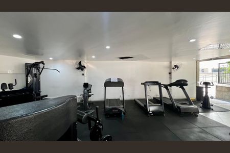 Apartamento à venda com 180m², 3 quartos e 2 vagas Apartamento à venda com 180m², 3 quartos e 2 vagasAcademia