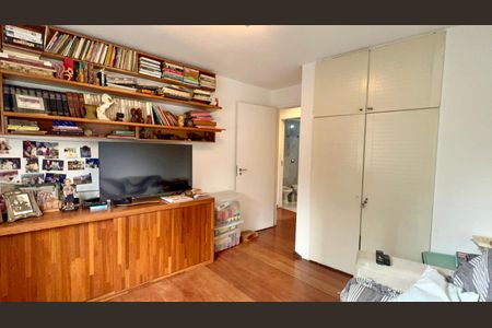 Apartamento à venda com 180m², 3 quartos e 2 vagas Apartamento à venda com 180m², 3 quartos e 2 vagasQuarto 1