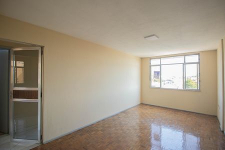 Sala de apartamento para alugar com 3 quartos, 31m² em Centro, São Gonçalo