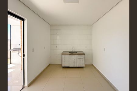 Casa para alugar com 100m², 2 quartos e 2 vagasCozinha