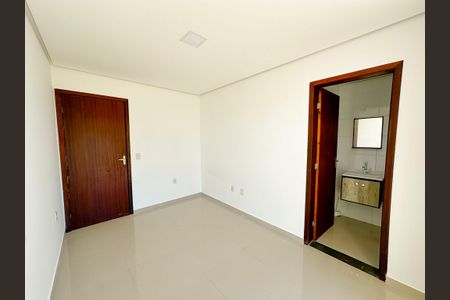 Casa para alugar com 100m², 2 quartos e 2 vagasSuíte 1