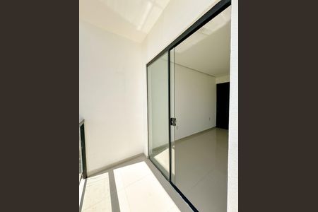 Casa para alugar com 100m², 2 quartos e 2 vagasVaranda