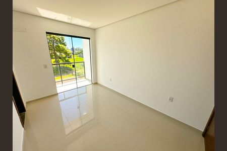 Casa para alugar com 100m², 2 quartos e 2 vagasSuíte 1
