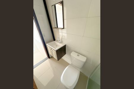 Casa para alugar com 100m², 2 quartos e 2 vagasBanheiro da Suíte 1