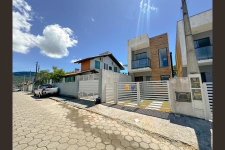 Casa para alugar com 100m², 2 quartos e 2 vagasVista da Rua