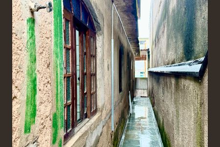 Casa à venda com 120m², 4 quartos e 2 vagasCorredor externo